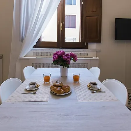 Alighieri Theatre Charming アパート *