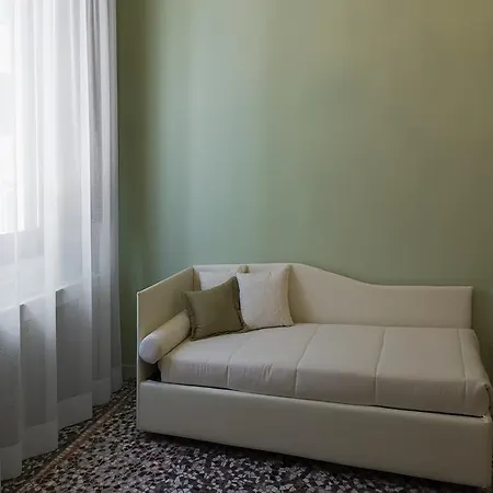 Alighieri Theatre Charming アパート ラヴェンナ