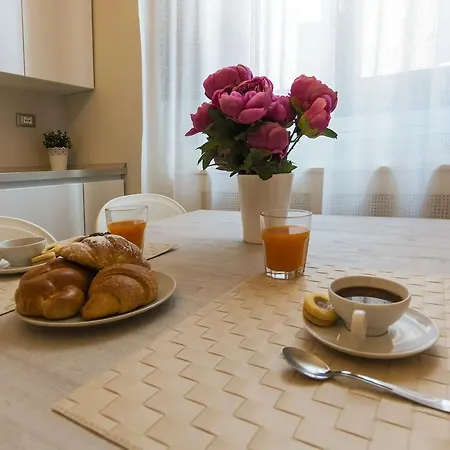 Alighieri Theatre Charming アパート *