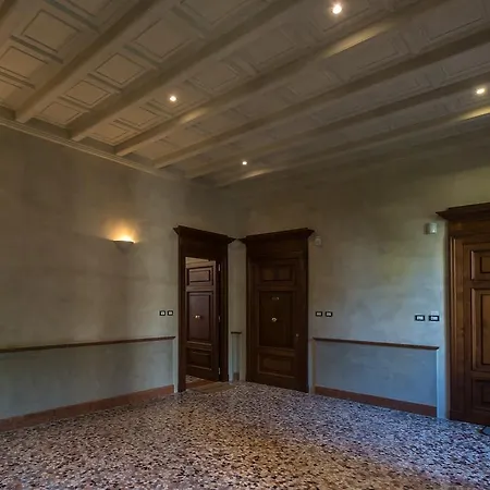 Alighieri Theatre Charming * ラヴェンナ