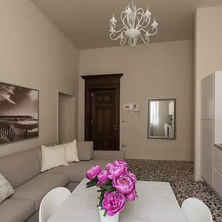 アパート Alighieri Theatre Charming ラヴェンナ