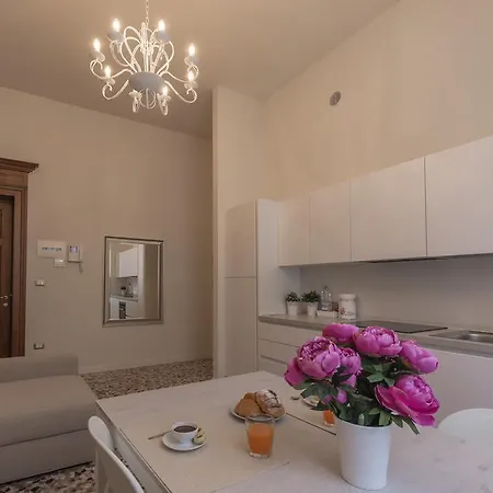 Lägenhet Alighieri Theatre Charming