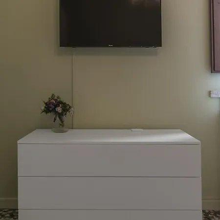 Alighieri Theatre Charming アパート ラヴェンナ