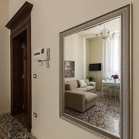 アパート Alighieri Theatre Charming *